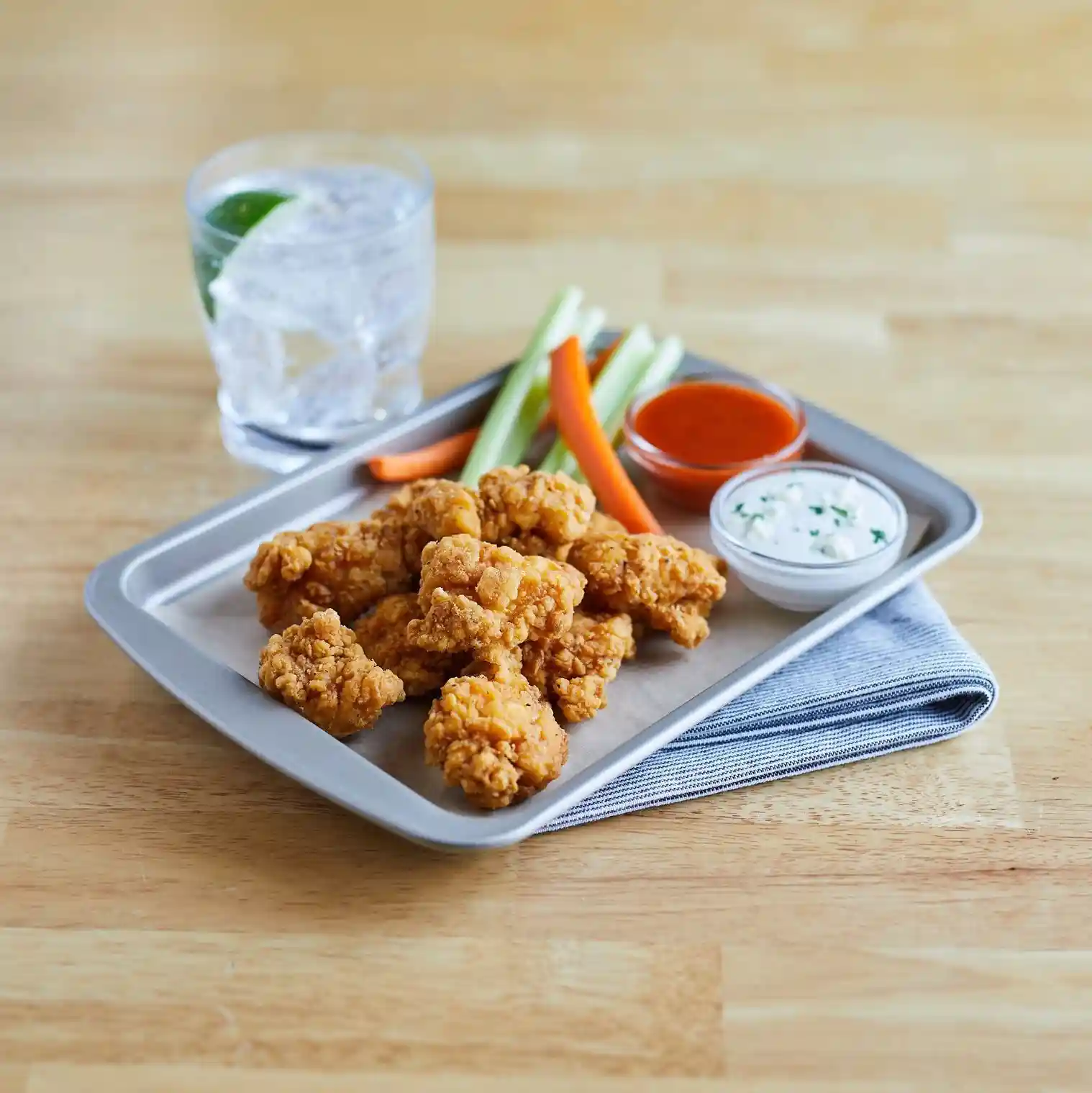 Tyson® Fully Cooked Breaded Chicken Breast Chunks https://images.salsify.com/image/upload/s--TgmfOvhX--/q_25/dtzyie6dczovu5hntw37.webp