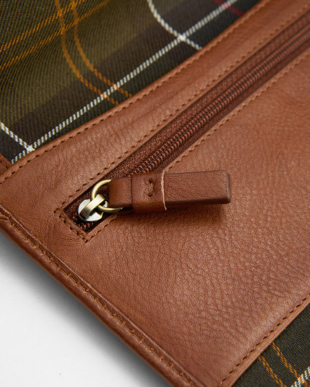Isla Leather Travel Purse