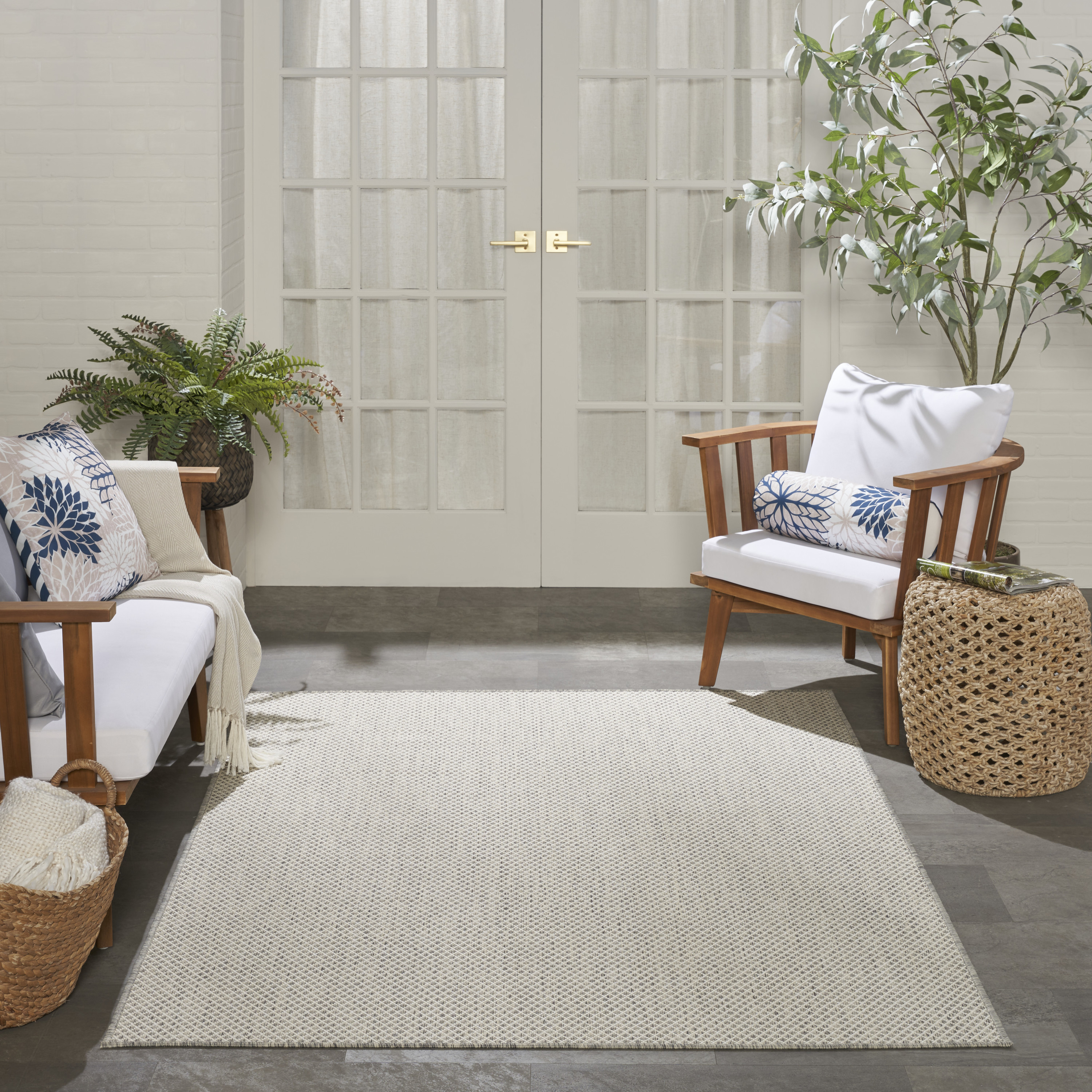 Nourison Courtyard 6' x 9' Ivory Silver Modern Rug
