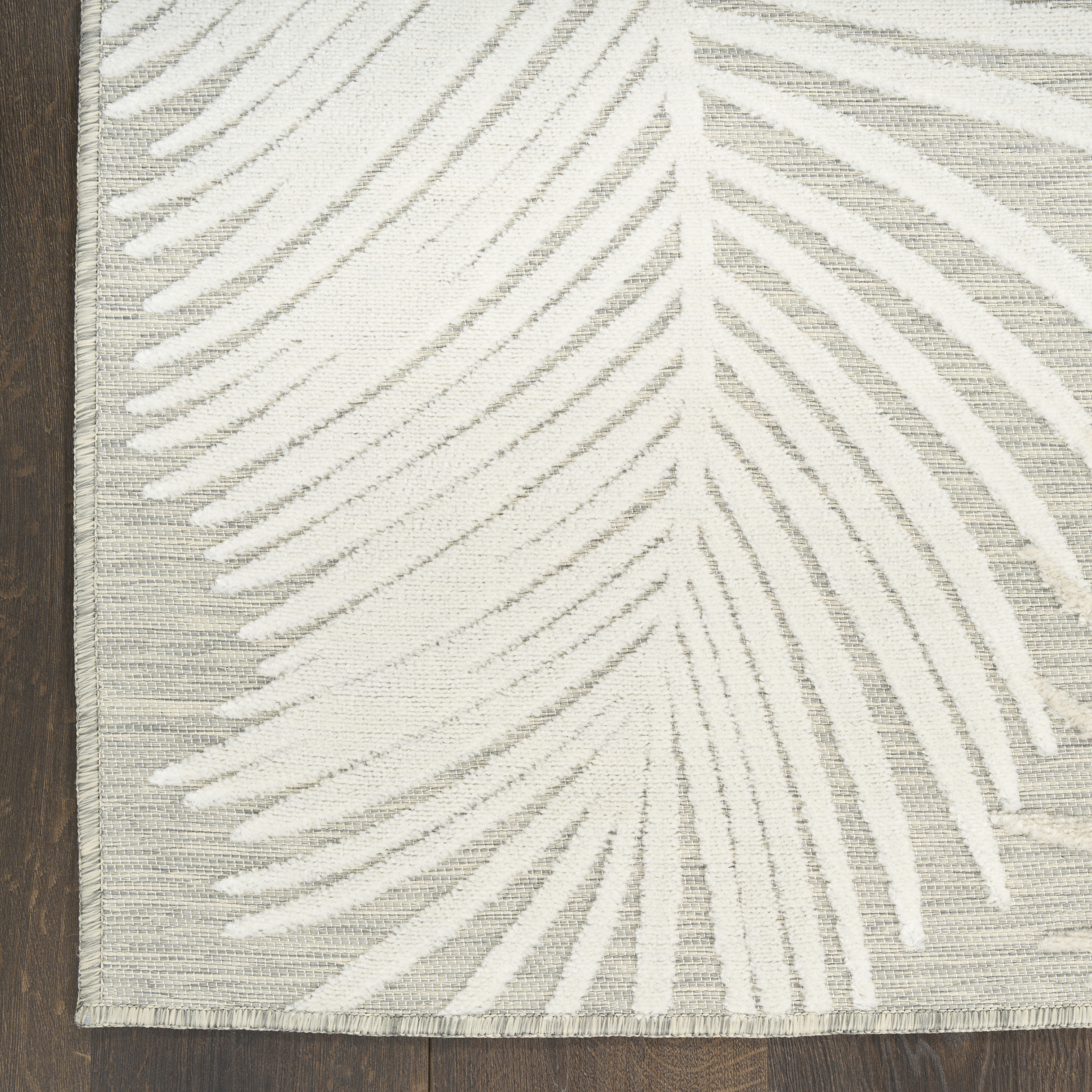 Nourison Suncoast 5'3" x 7'3" Grey Tropical Rug