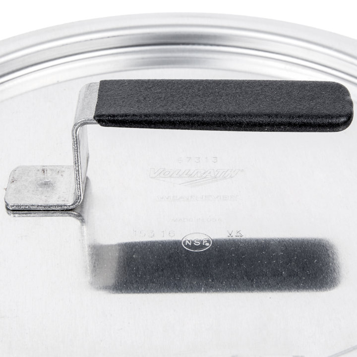 9 3/16-inch Wear-Ever® flat aluminum cover with dipped handle