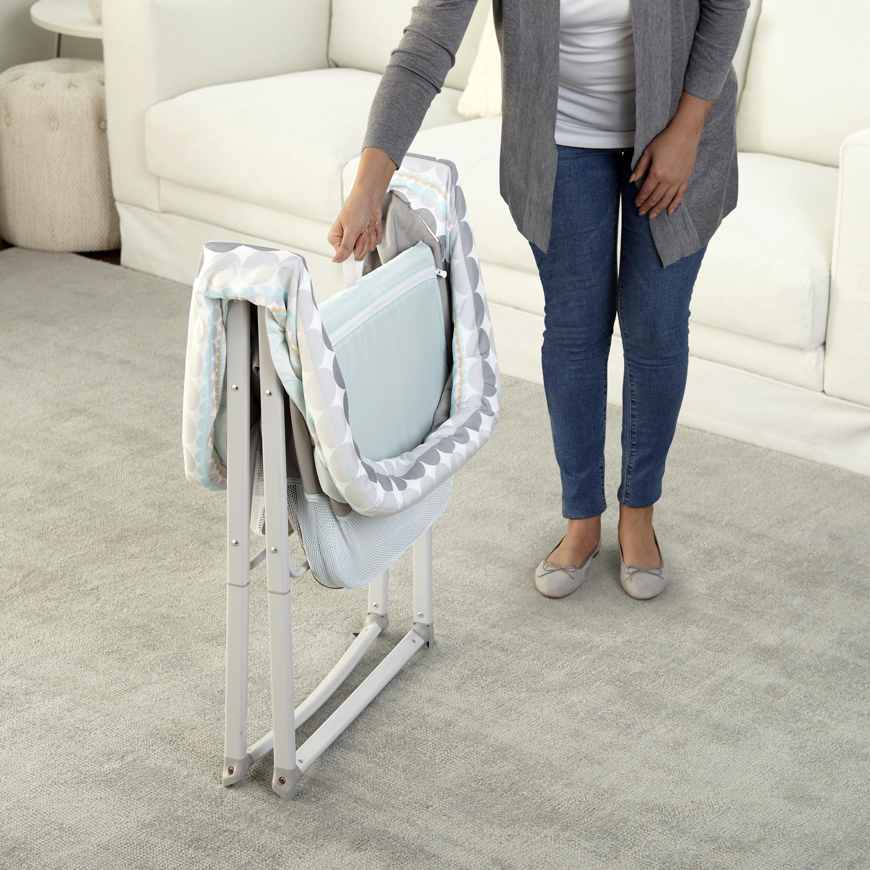 FoldAway Rocking Bassinet™ � Juniper™