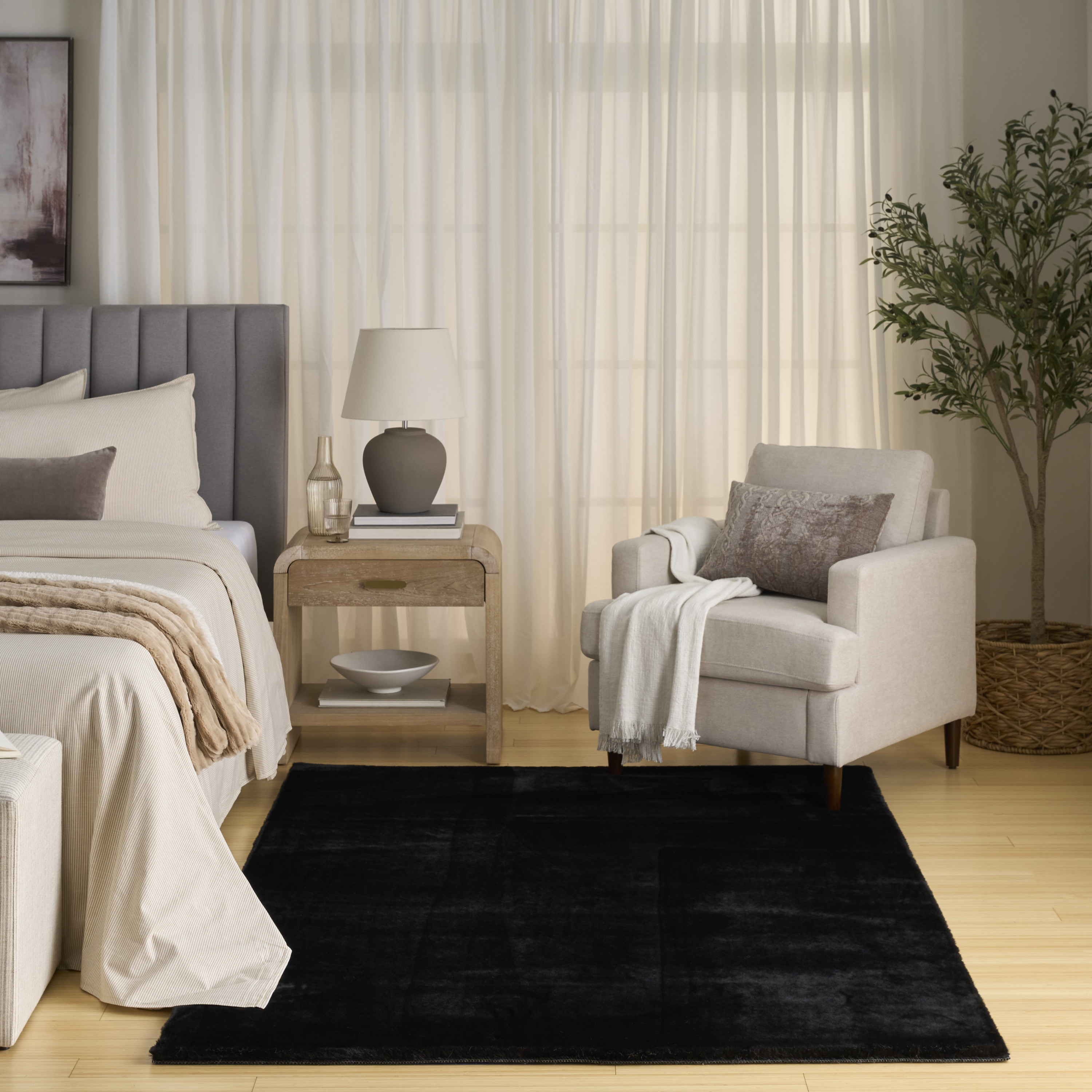 Nourison Soft Plush Rabbit Fur 7'6" x 9'6" Black Contemporary Indoor Rug
