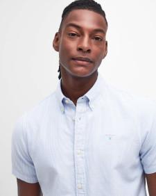 Camicia leggermente aderente Oxtown con motivo a righe 