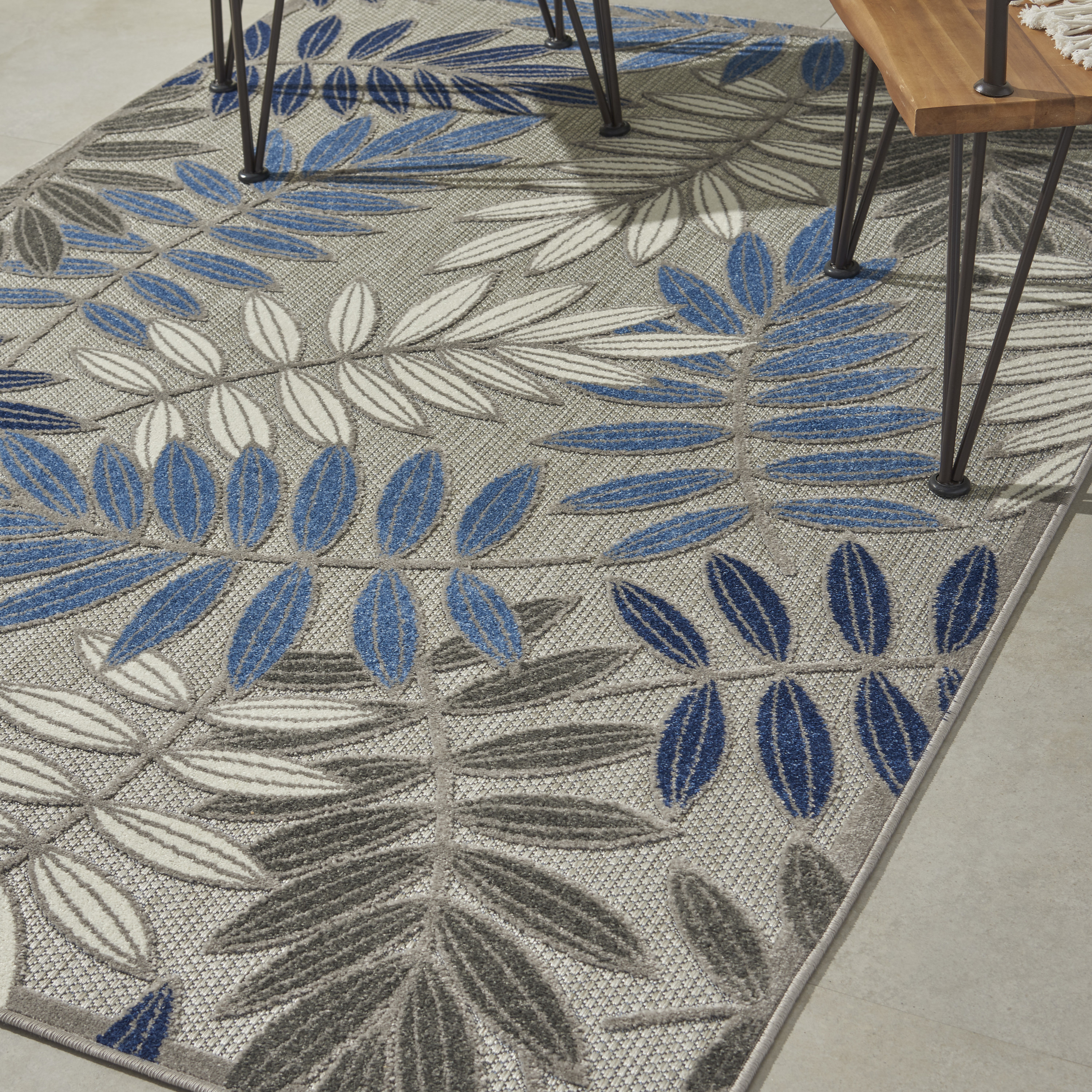 Nourison Aloha 3'6" x 5'6" Grey Blue Tropical Rug