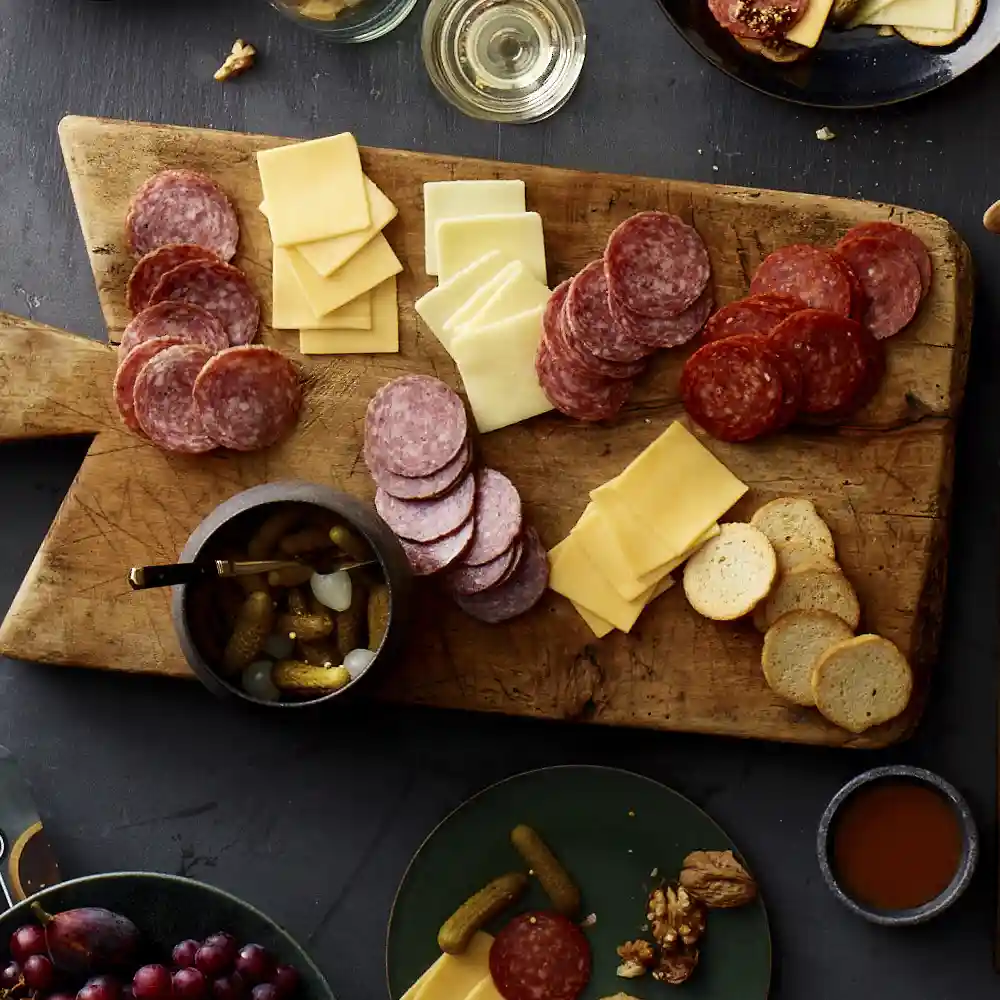 Hillshire® Snacking Small Plates, Genoa Salami Deli Lunch Meat and White Cheddar Cheese, 2.76 oz https://images.salsify.com/image/upload/s--oanqvXYd--/q_25/tscck5ozeypphzh6rai4.webp