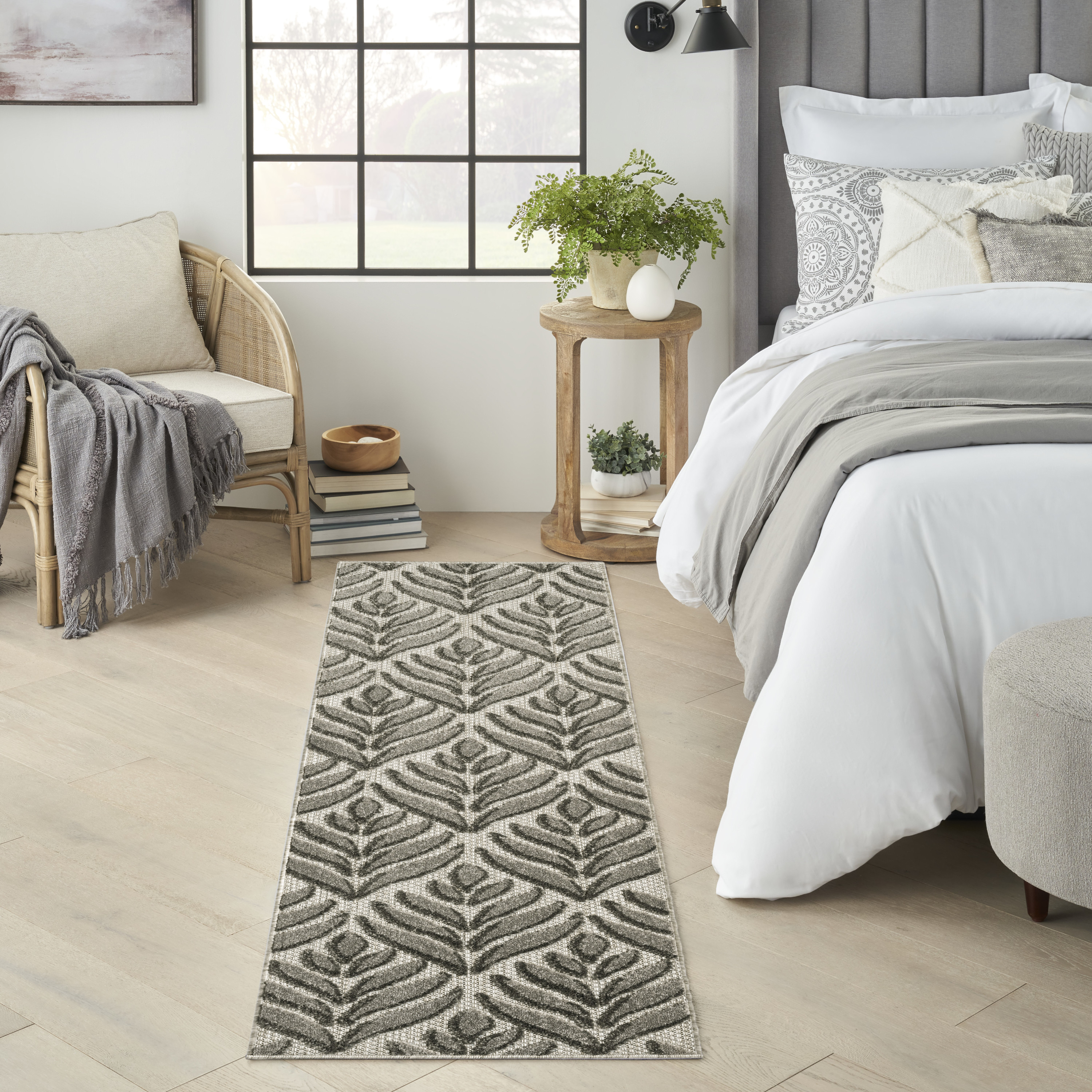 Nourison Aloha 2' x 6' Charcoal Outdoor Rug