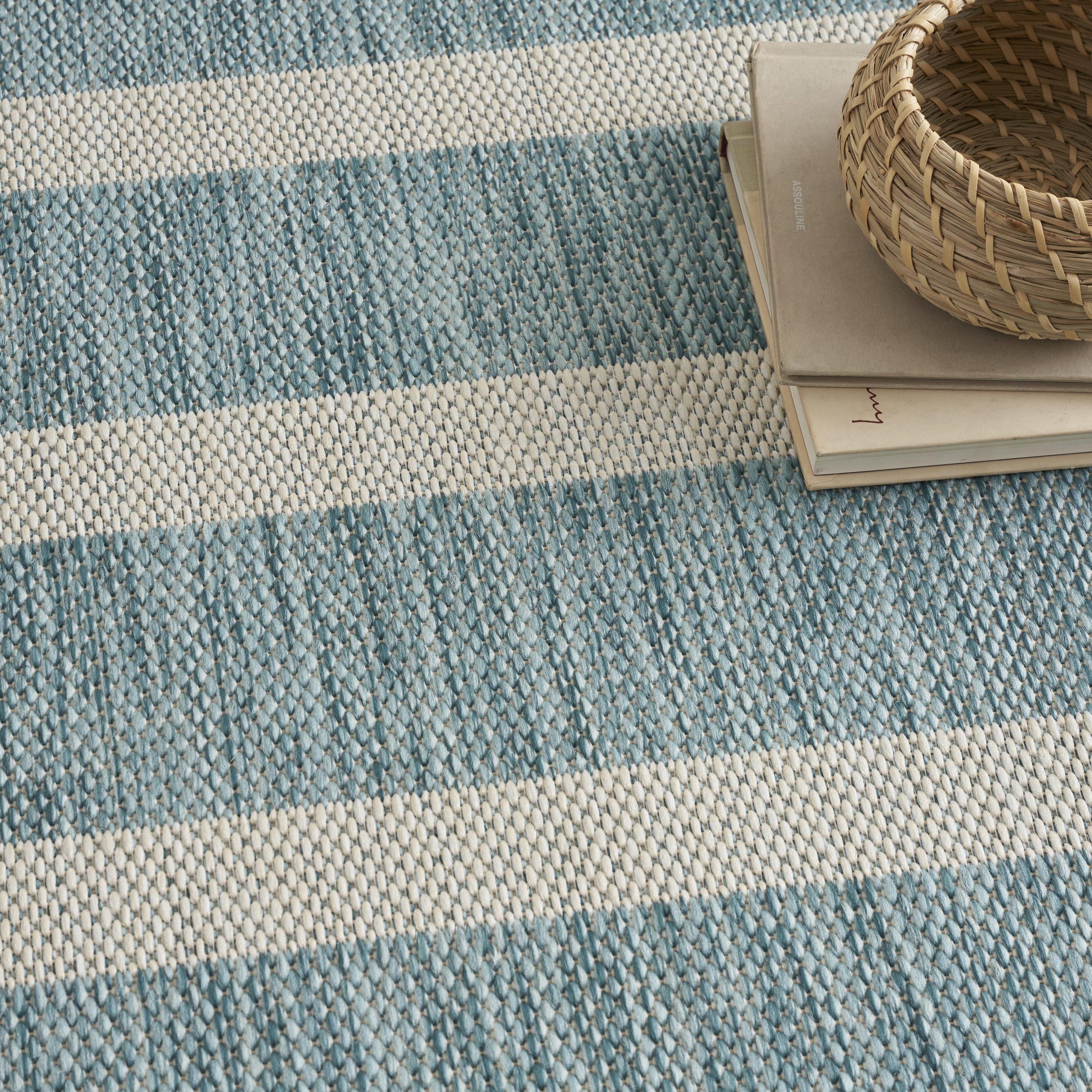 Nourison Positano 8' x Round Aqua Ivory Modern Rug
