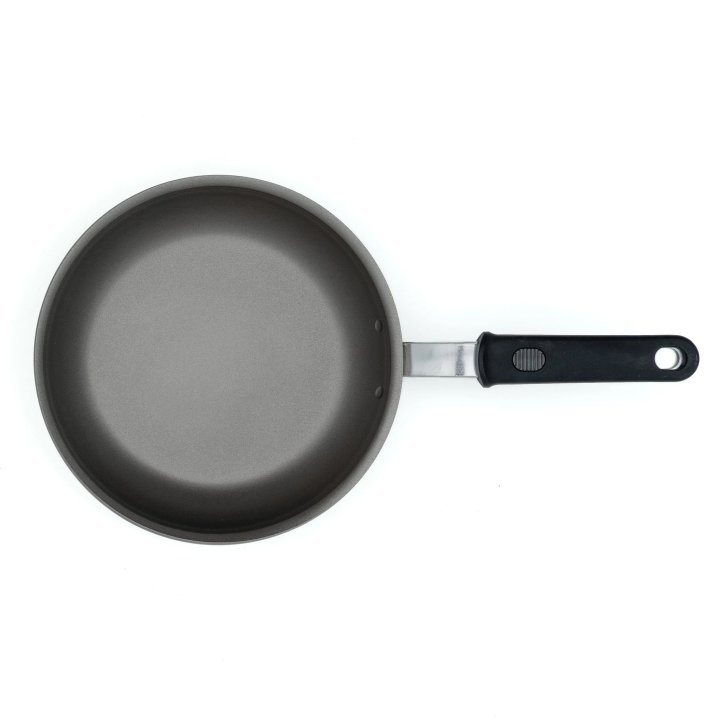 10-inch Wear-Ever® rivetless fry pan with PowerCoat2™ nonstick coating and silicone handle
