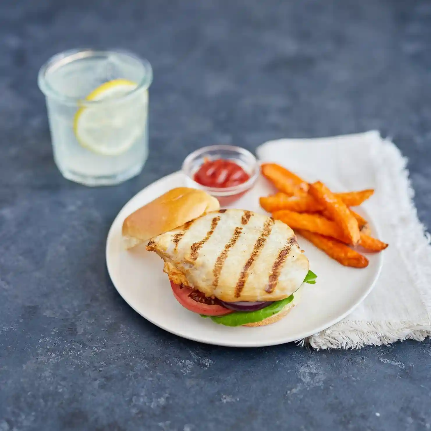 Tyson Red Label® Fully Cooked Unbreaded Grilled Chicken Breast Filets, 3 oz.  https://images.salsify.com/image/upload/s--RsGuMekf--/q_25/toad2o0tm0bizyq6qoe7.webp