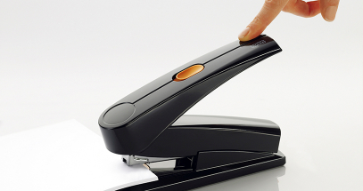 Lift the handle extension for easy stapling up to 50 sheets.