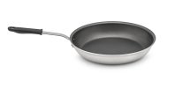 14-inch Wear-Ever® aluminum fry pan with SteelCoat x3™ nonstick coating and silicone handle