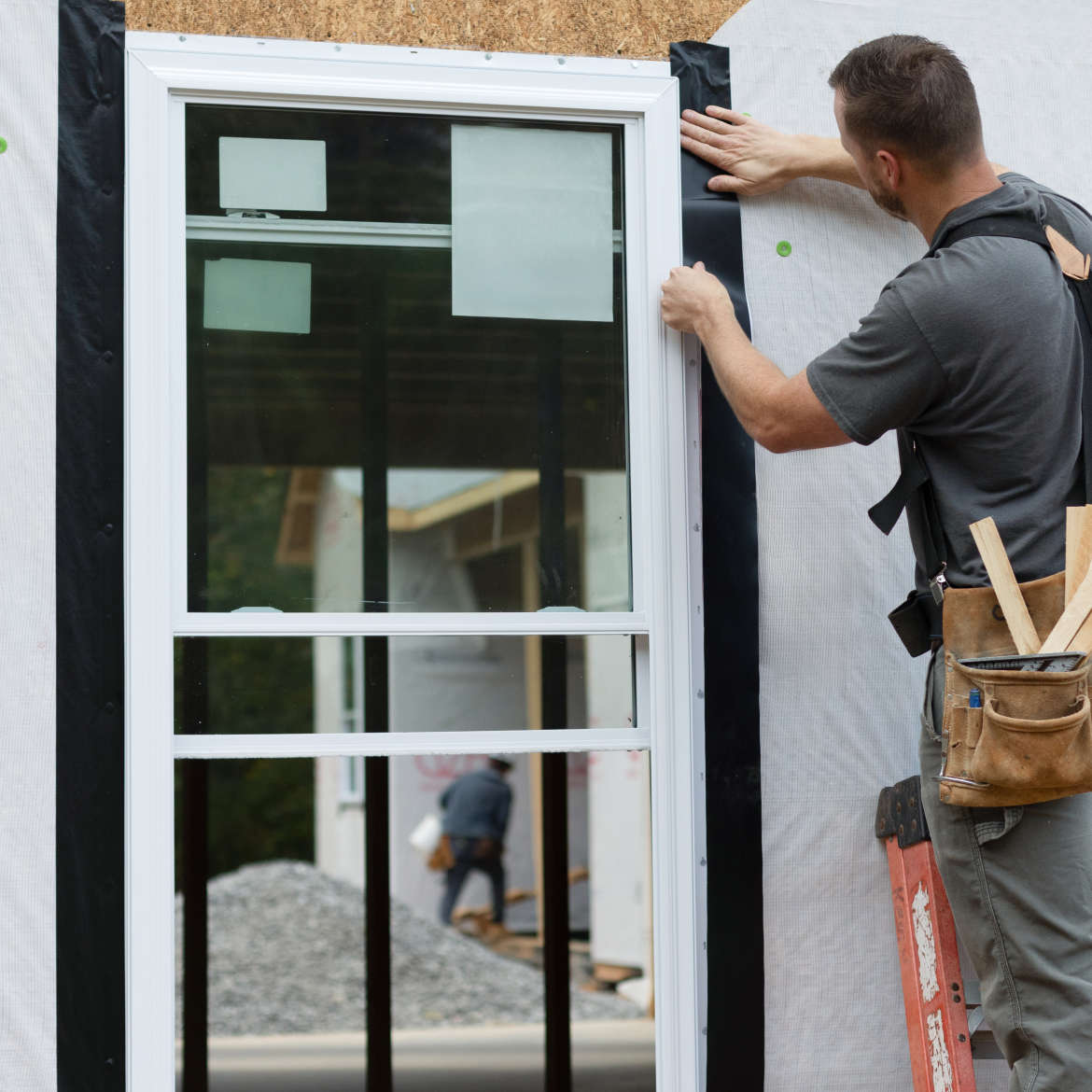 FrogTape™ Pro Grade Flashing Tape Application Image 2