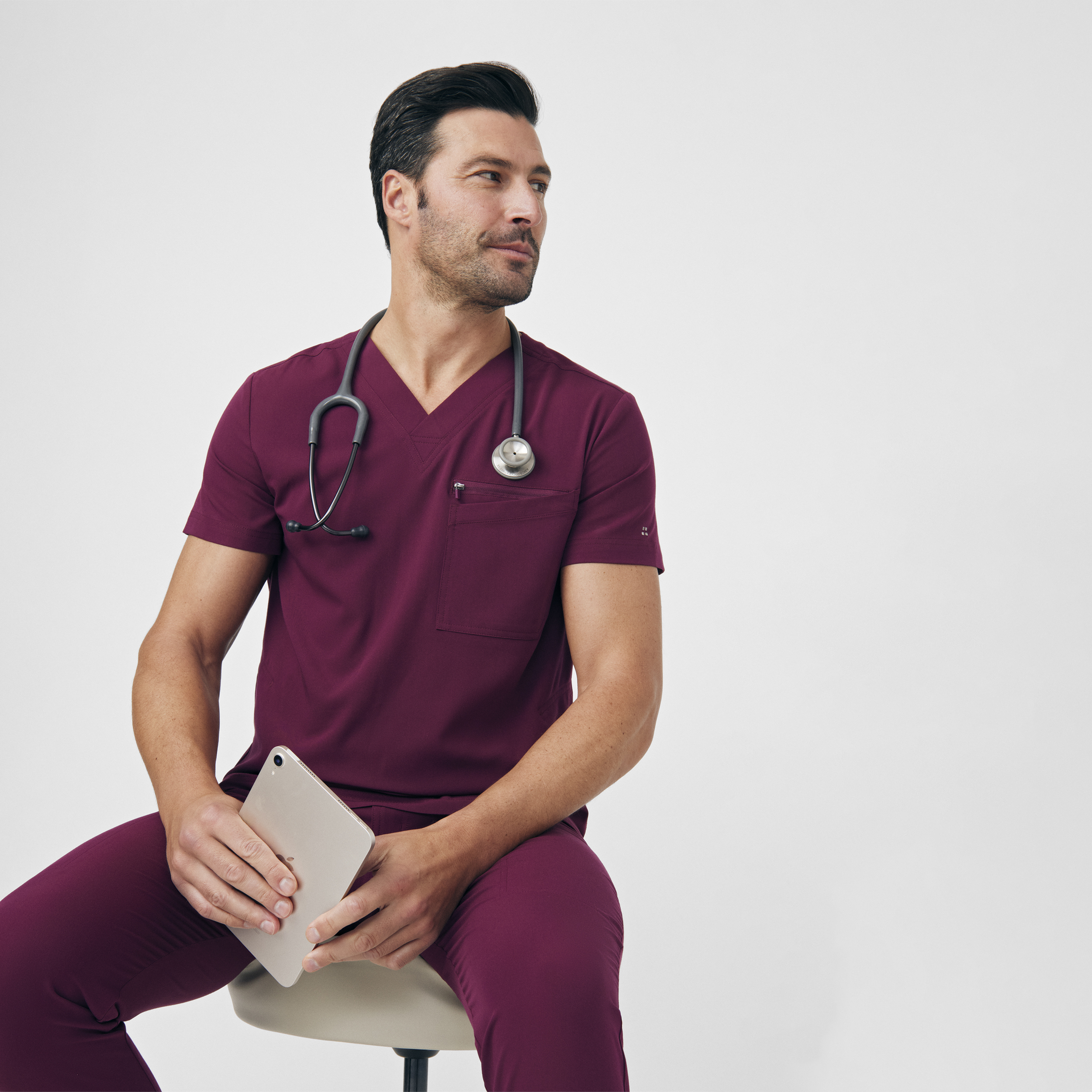 White Cross CRFT WT151 Men&#8216;s Breathable 4-Pocket V-Neck Scrub Top-White Cross