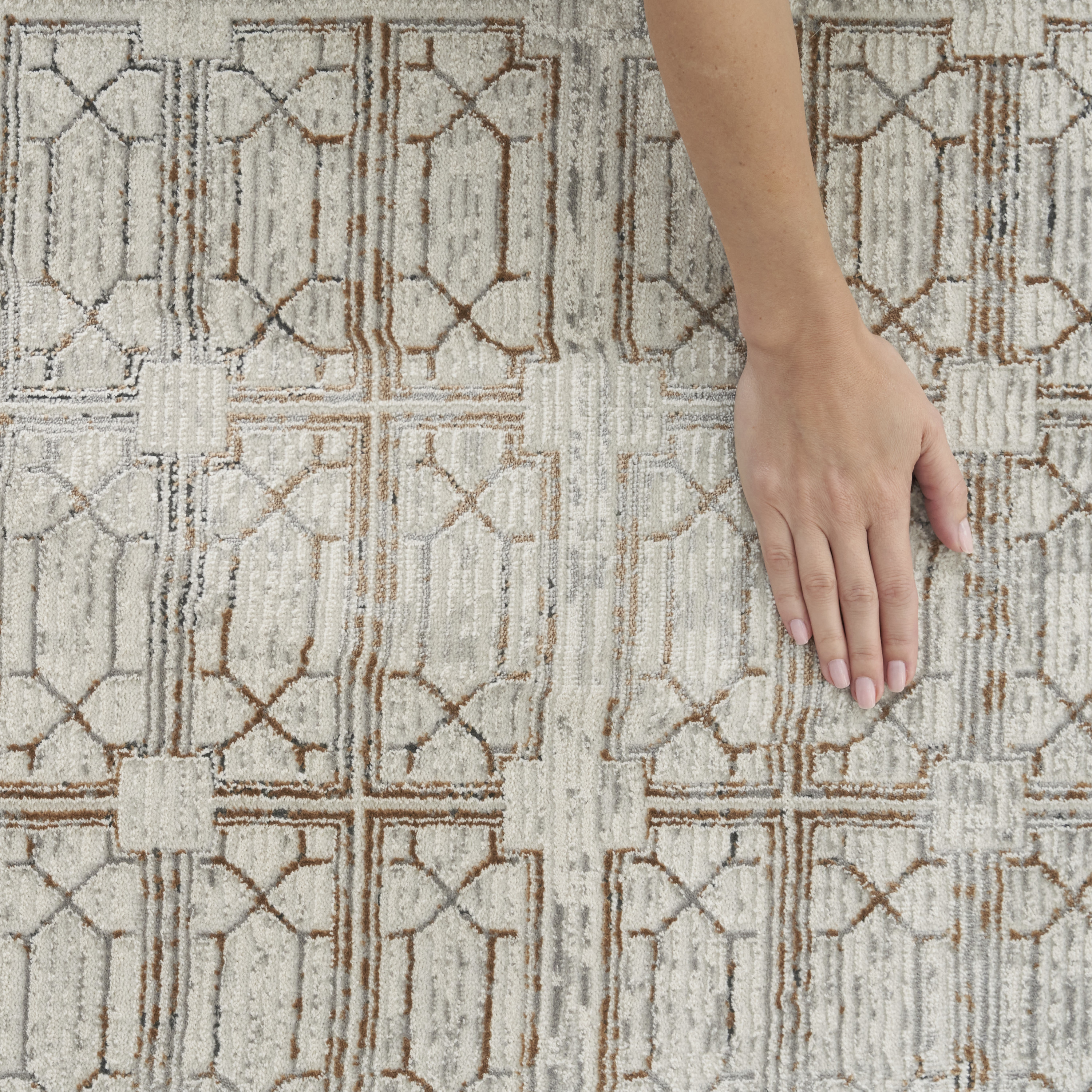 Nourison Desire 3'11" x 5'11" Ivory Beige Modern Indoor Rug