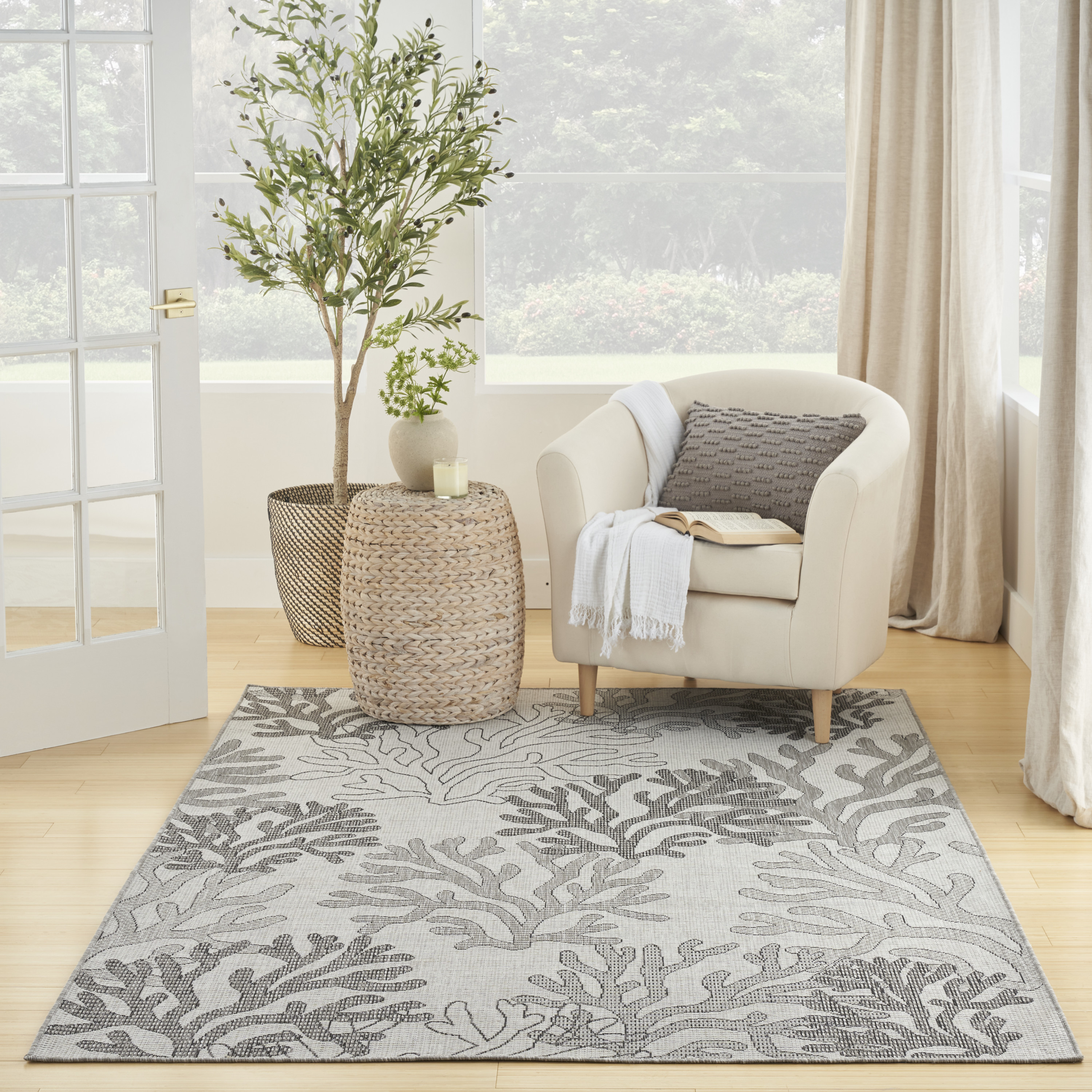 Nourison Garden Oasis 5' x 7' Grey Coastal, Nautical & Beach Rug