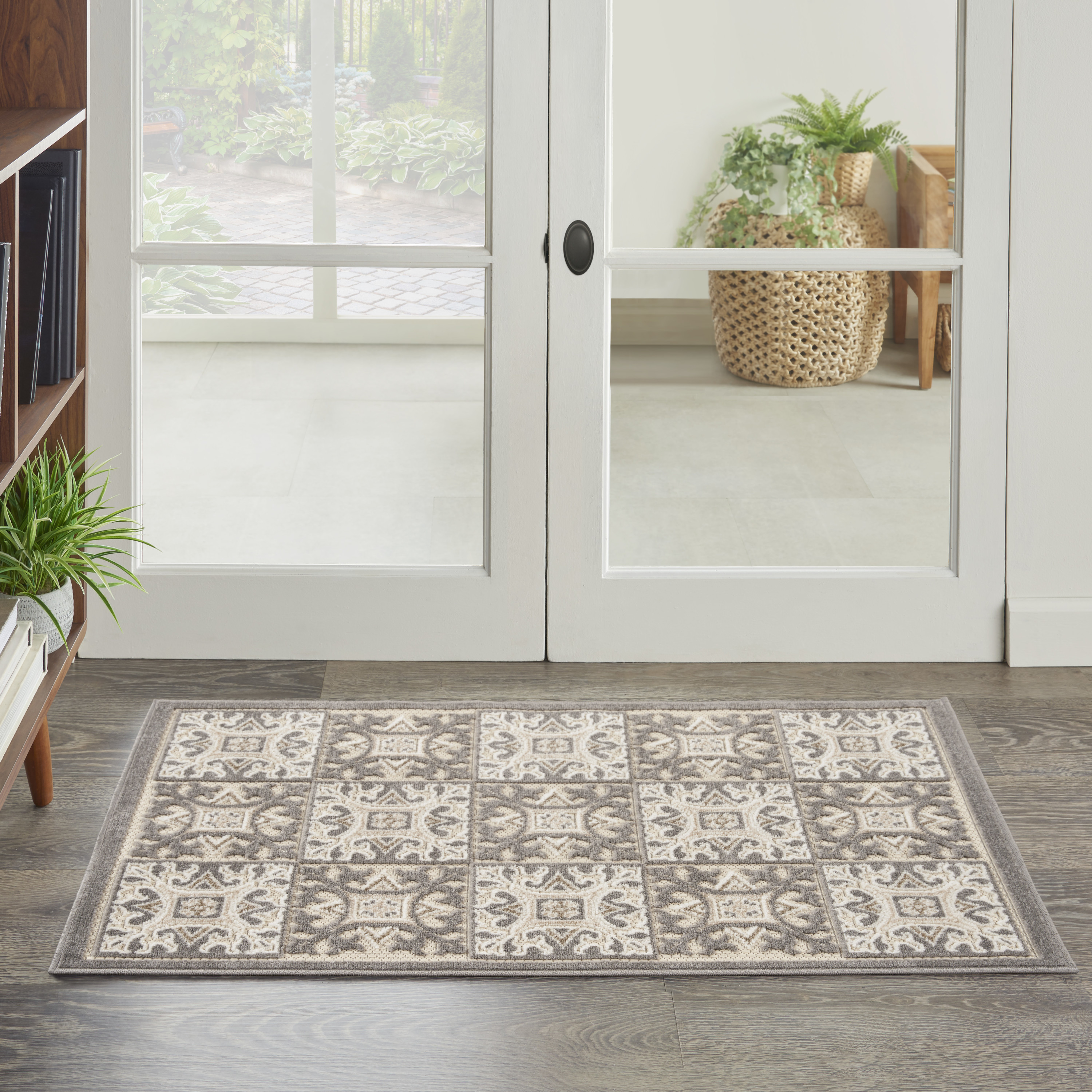 Nourison Aloha 2'8" x 4' Ivory Grey Contemporary Rug