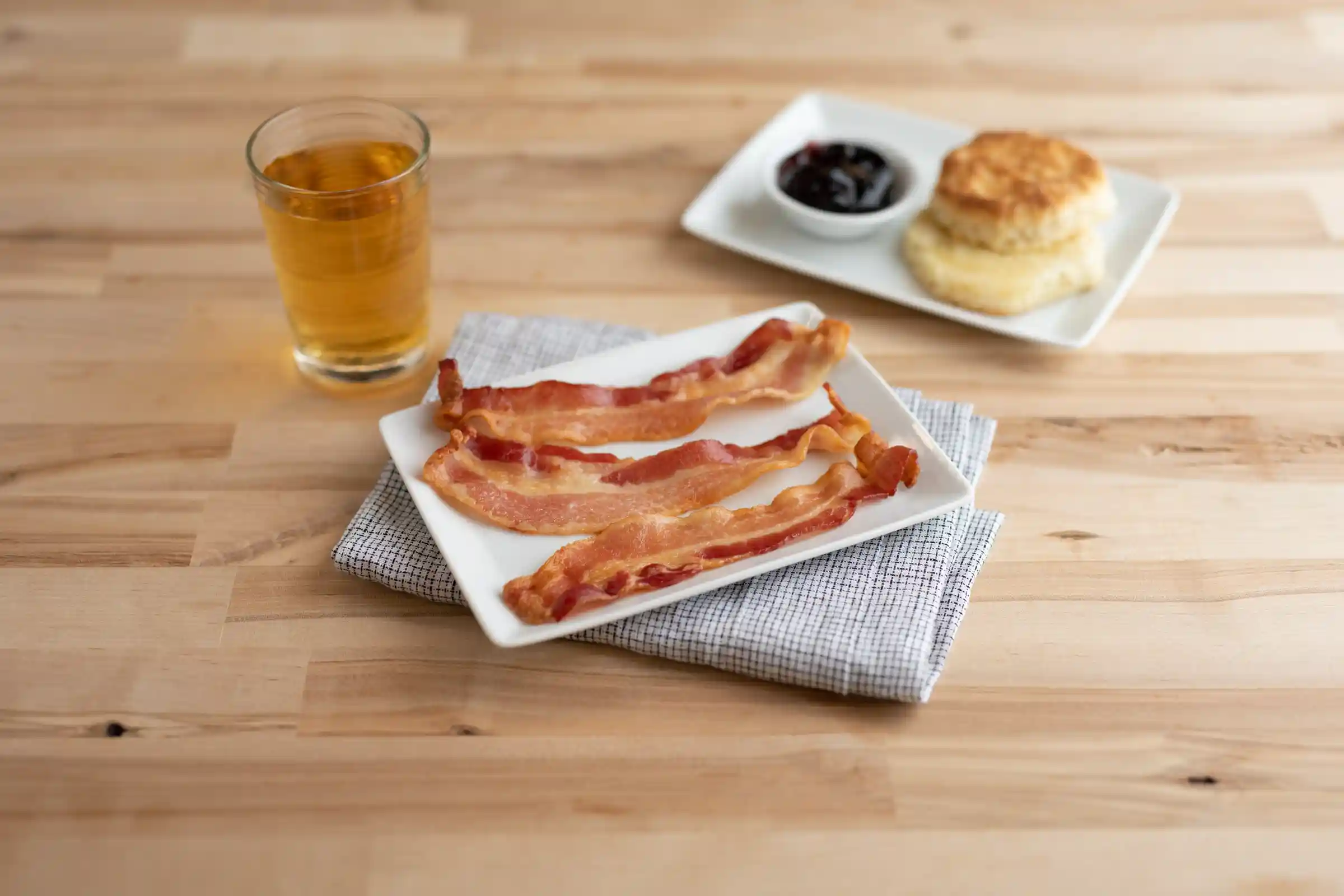 Wright® Brand Naturally Hickory Smoked Thick Sliced Bacon, Flat-Pack®, 15 Lbs, 10-14 Slices per Pound, Gas Flushed https://images.salsify.com/image/upload/s--o_2wan5---/q_25/20ca7aba557de9333cdf027d34c200f751b39e73.webp