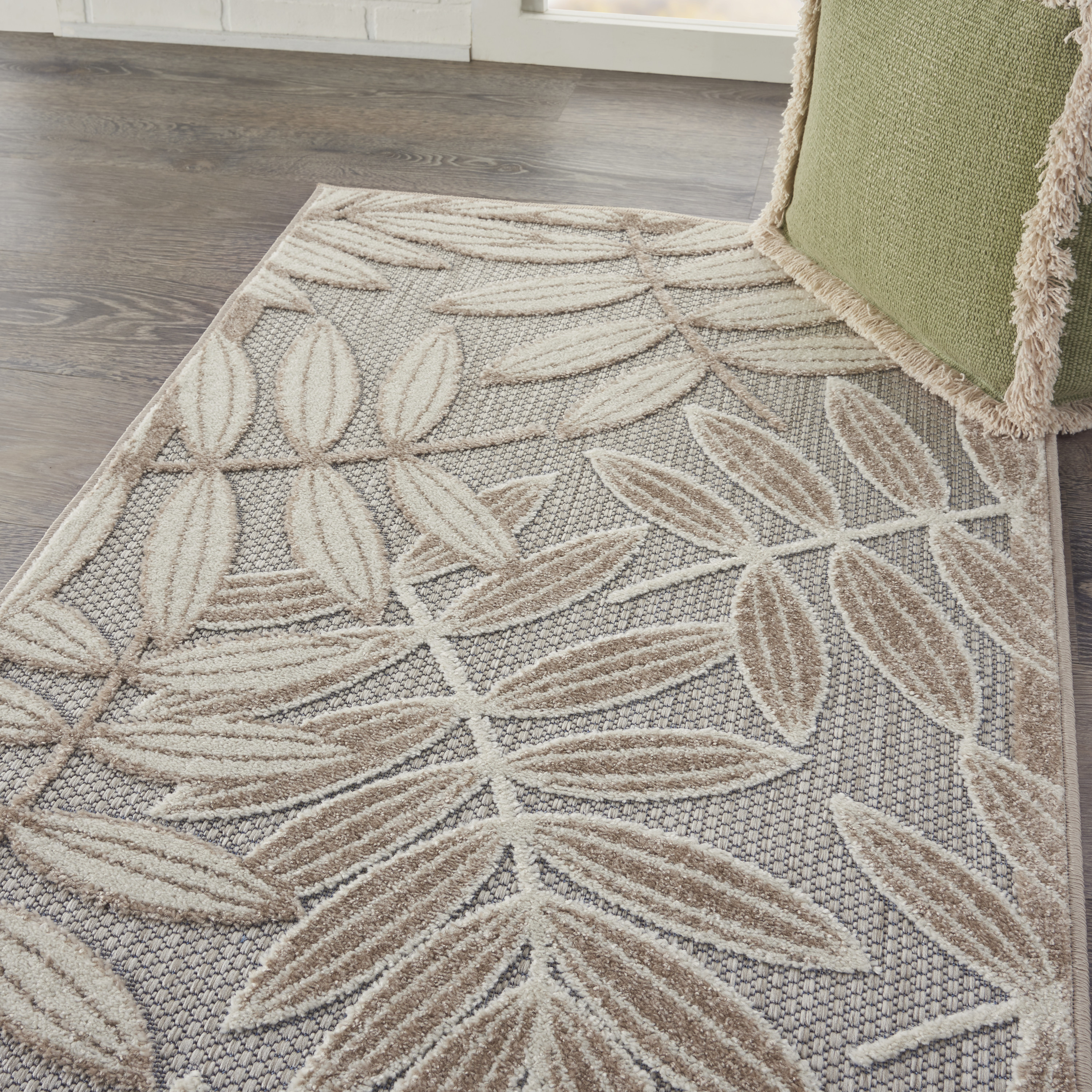 Nourison Aloha 2' x 3' Natural Tropical Rug