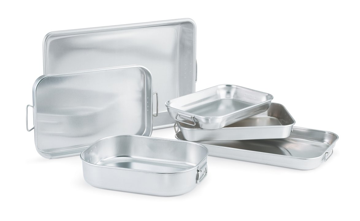 5 ⅕-quart Wear-Ever® aluminum bake and roast pan in natural finish