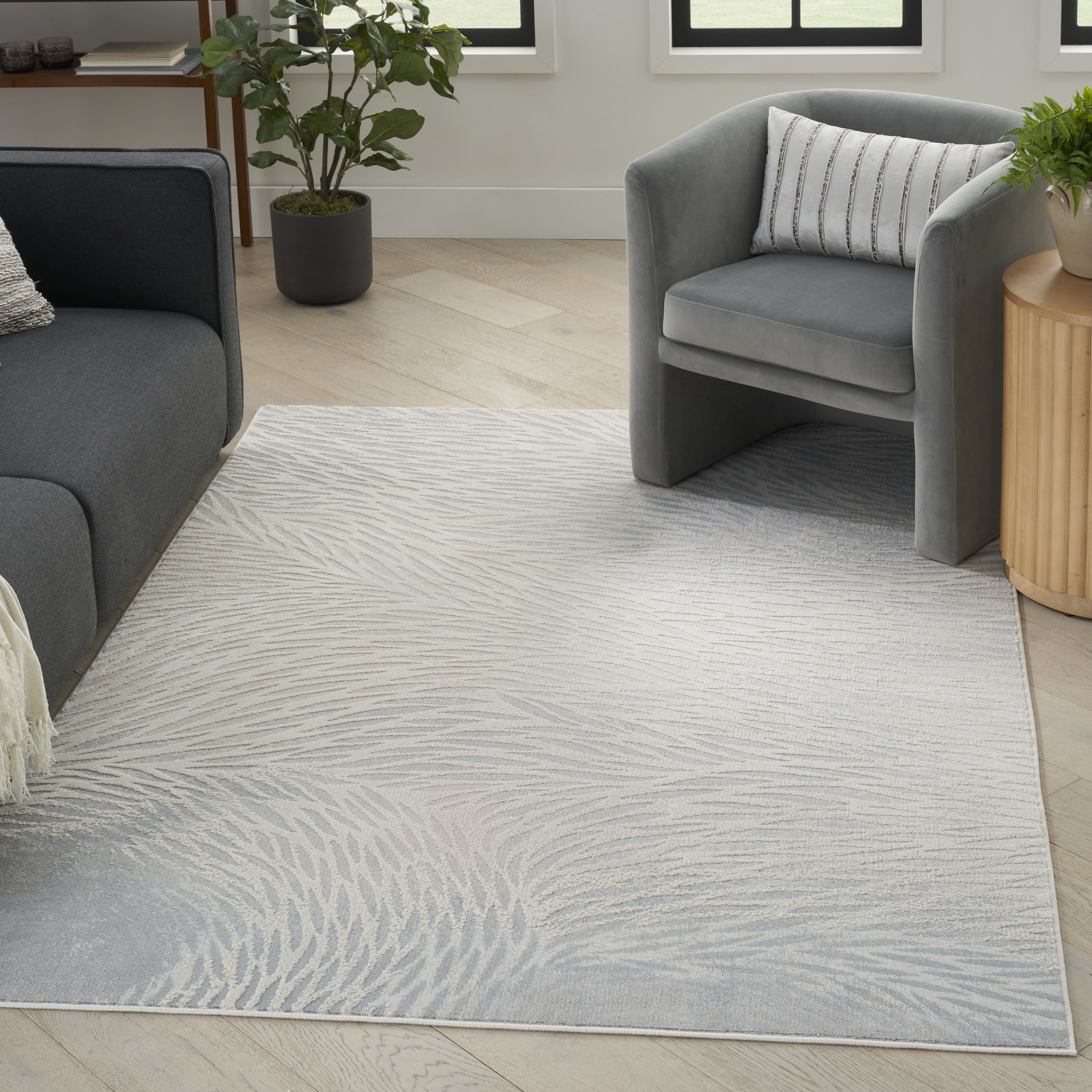 Nourison Lillian 5'3" x 7'3" Ivory Grey Modern Indoor Rug