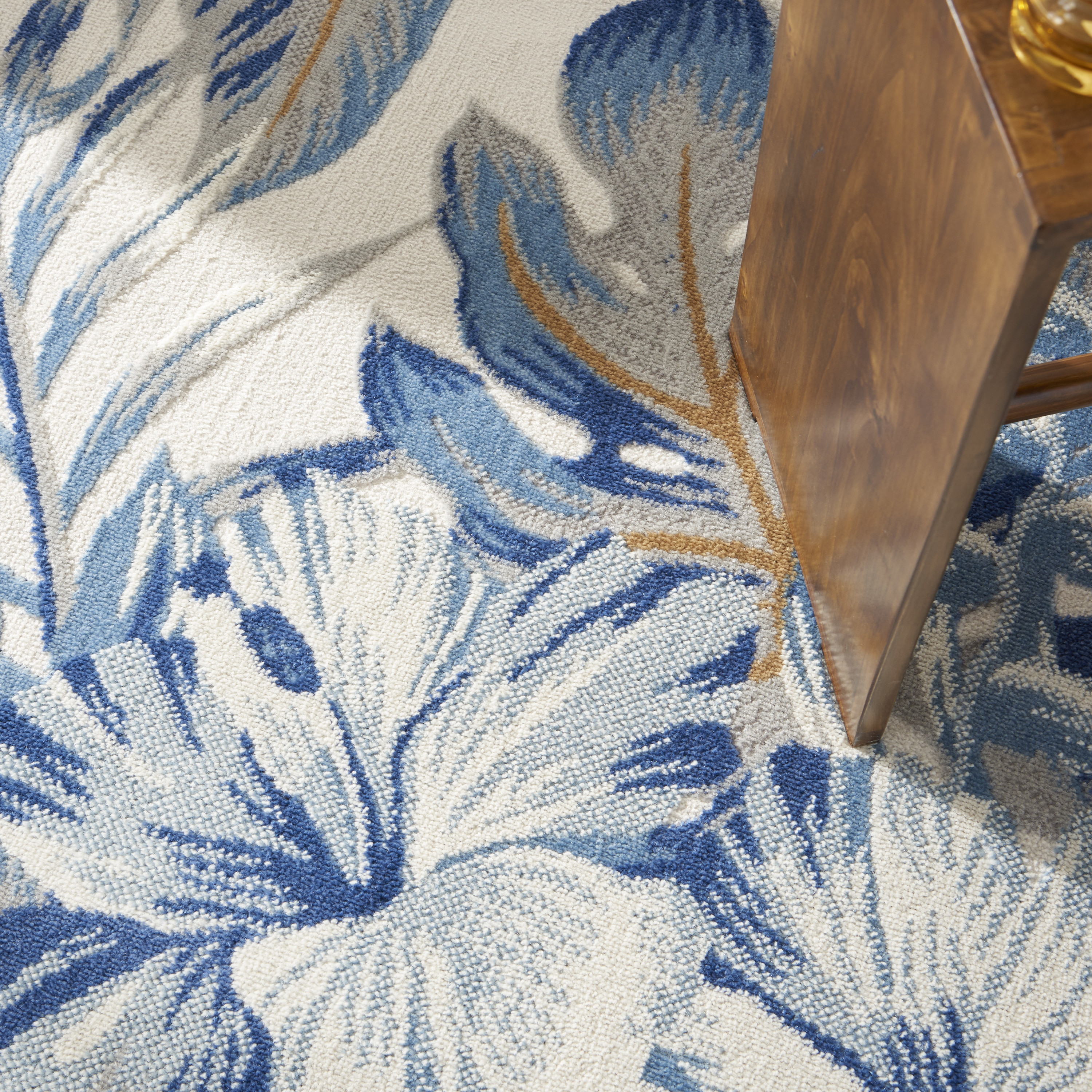 Nourison Seaside 5'3" x 7'3" Ivory Blue Tropical Indoor Rug