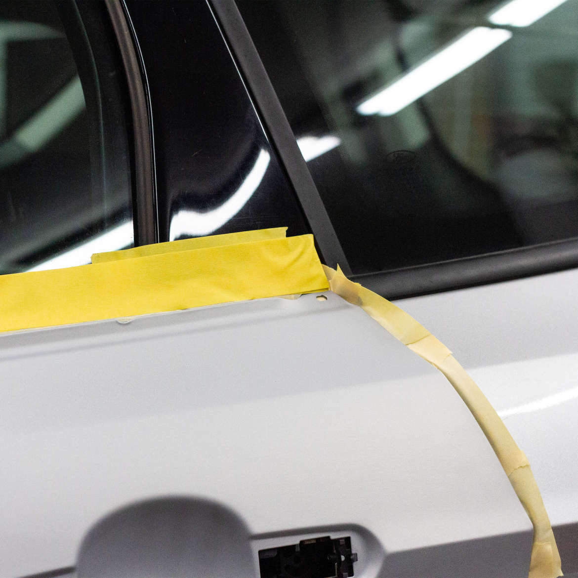 FrogTape<sup>®</sup> 225 Gold Performance Masking Tape Application Image 2