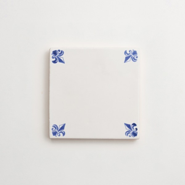 17th century: maiolica de delft | mezza corner | fleur de lys 