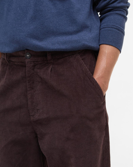 Pantaloni in velluto stretch a coste sottili dalla vestibilità comoda
