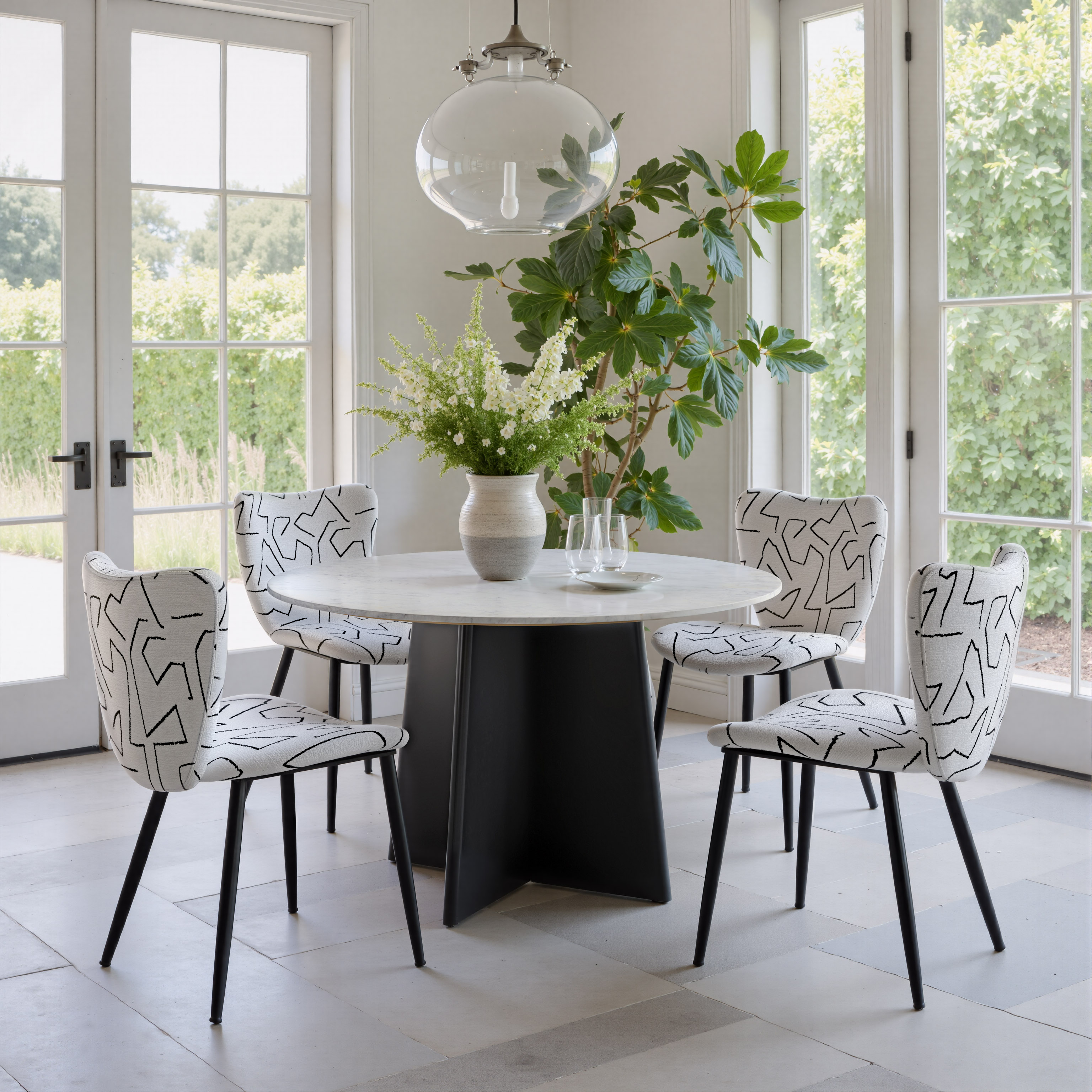 Strela Dining Table White & Black product image