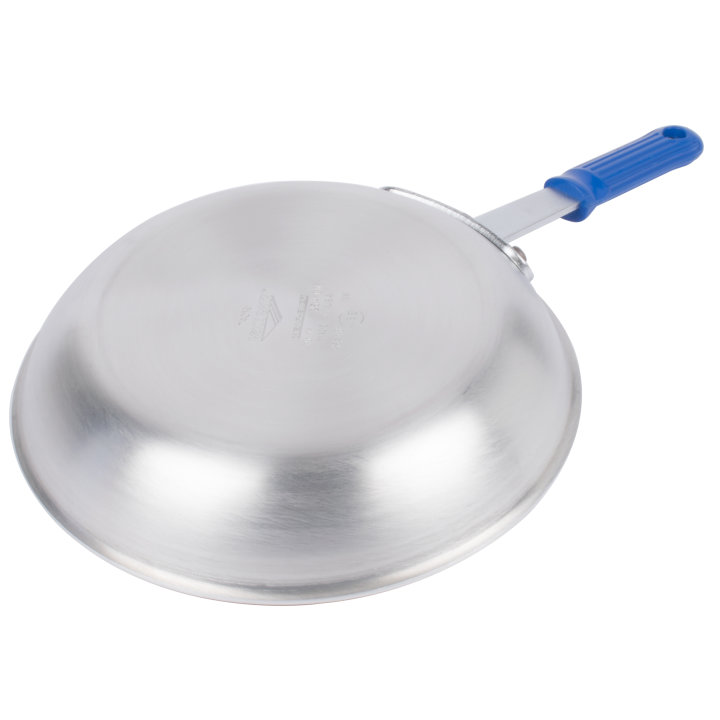10-inch Wear-Ever® fry pan with SteelCoat x3™ nonstick coating and Cool Handle® silicone handle