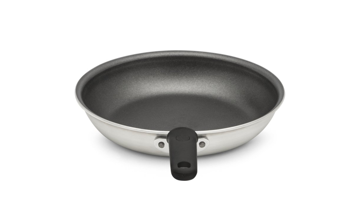 7-inch Wear-Ever® aluminum fry pan with CeramiGuard® II nonstick coating and silicone handle