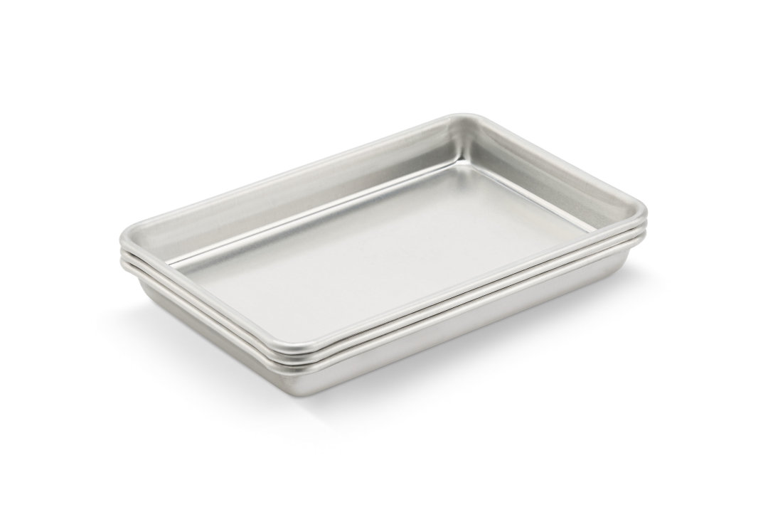 Eighth-size Wear-Ever® heavy-duty aluminum sheet pan with natural finish
