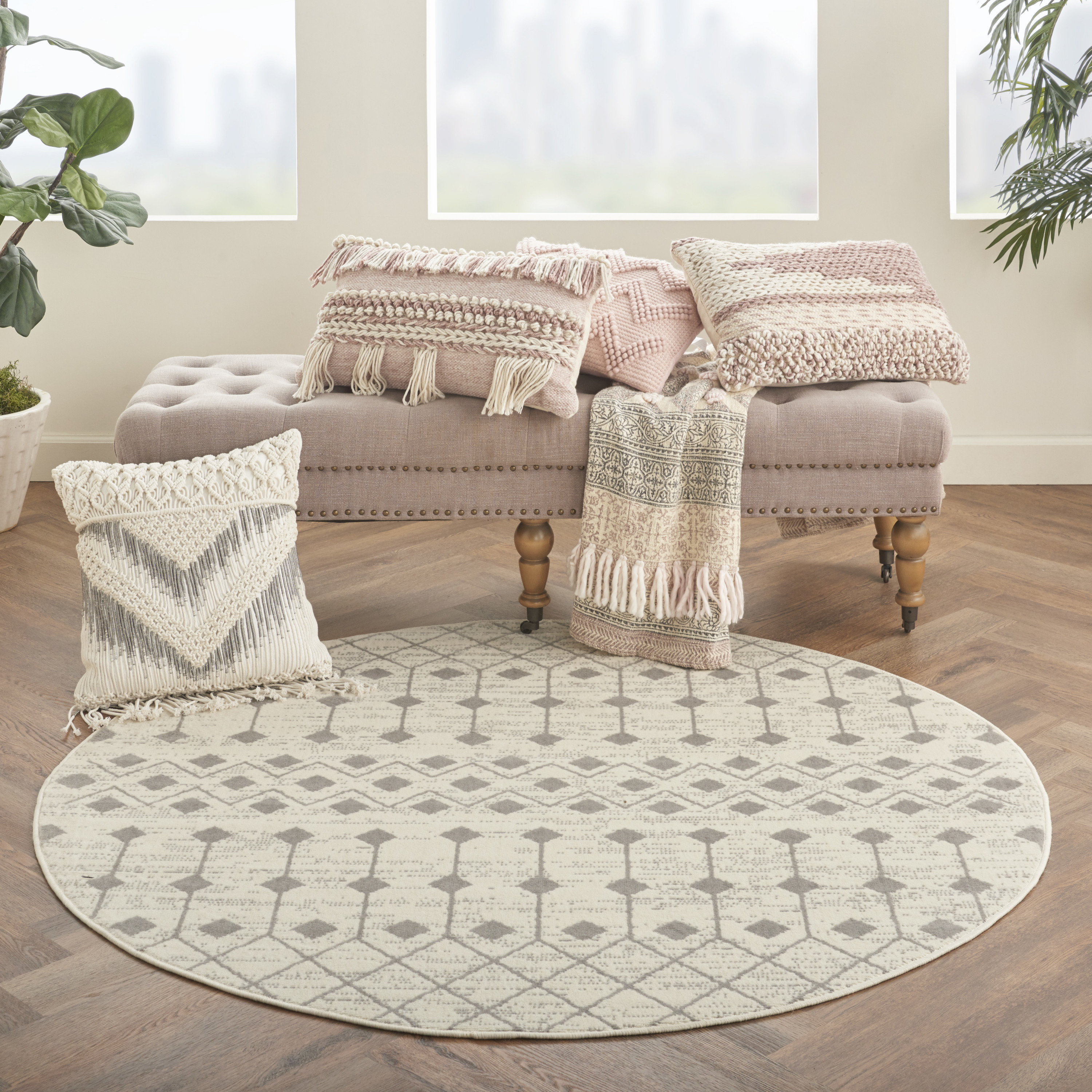 Nourison Grafix 5'3" x Round Ivory/Grey Bohemian Indoor Rug