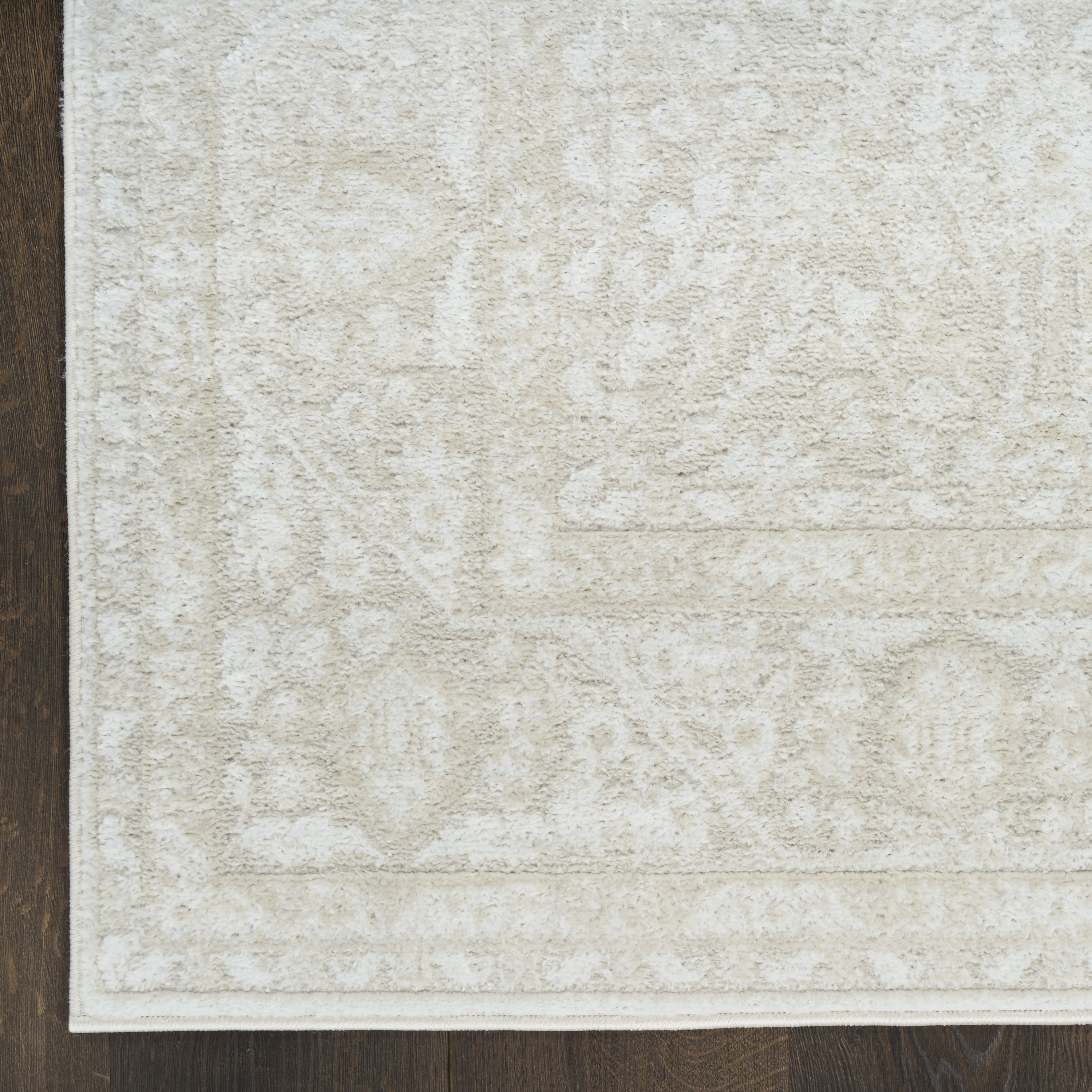 Nourison Dekor 5'3" x 7' Ivory Beige Vintage Indoor Rug