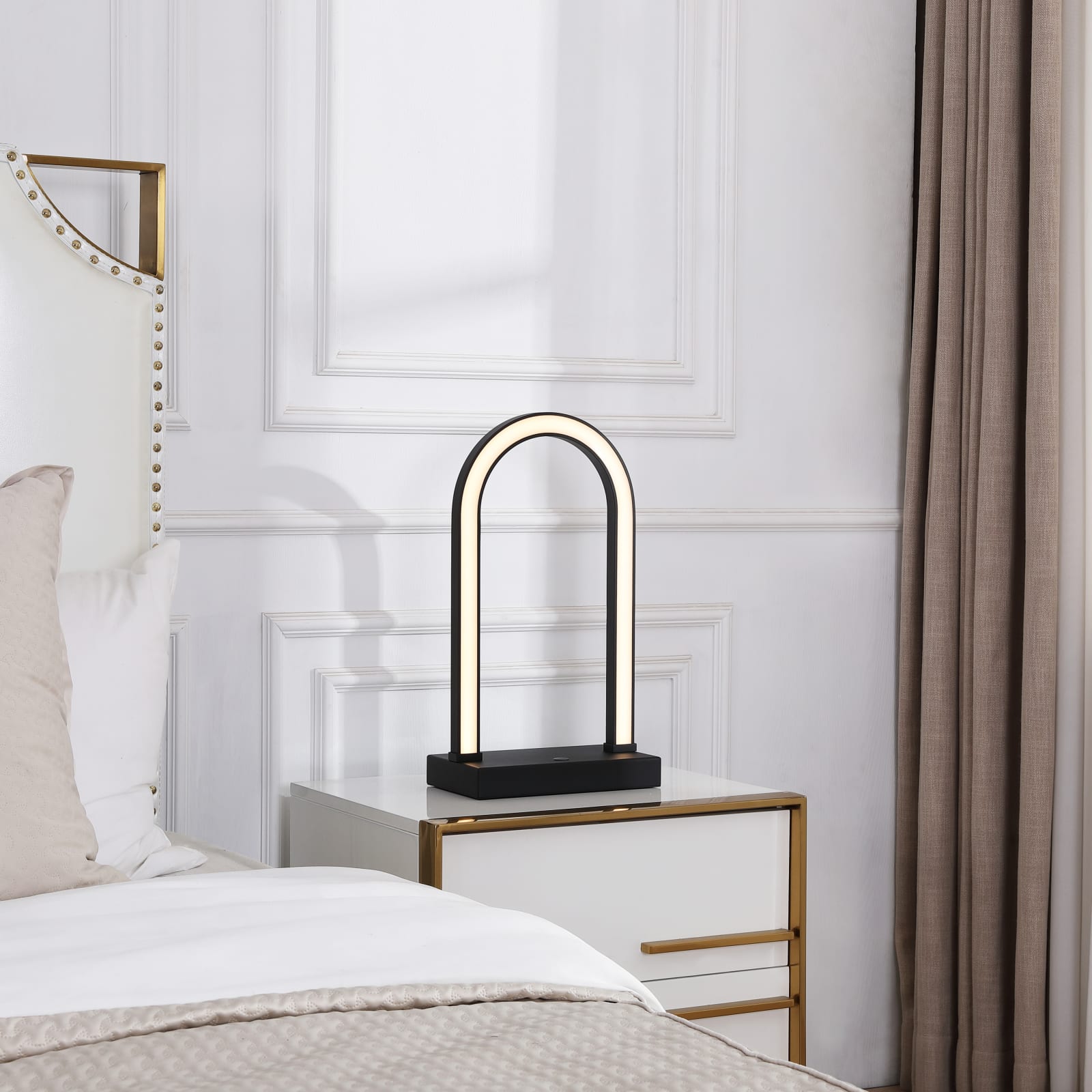 Keshet Table Lamp — installation 2
