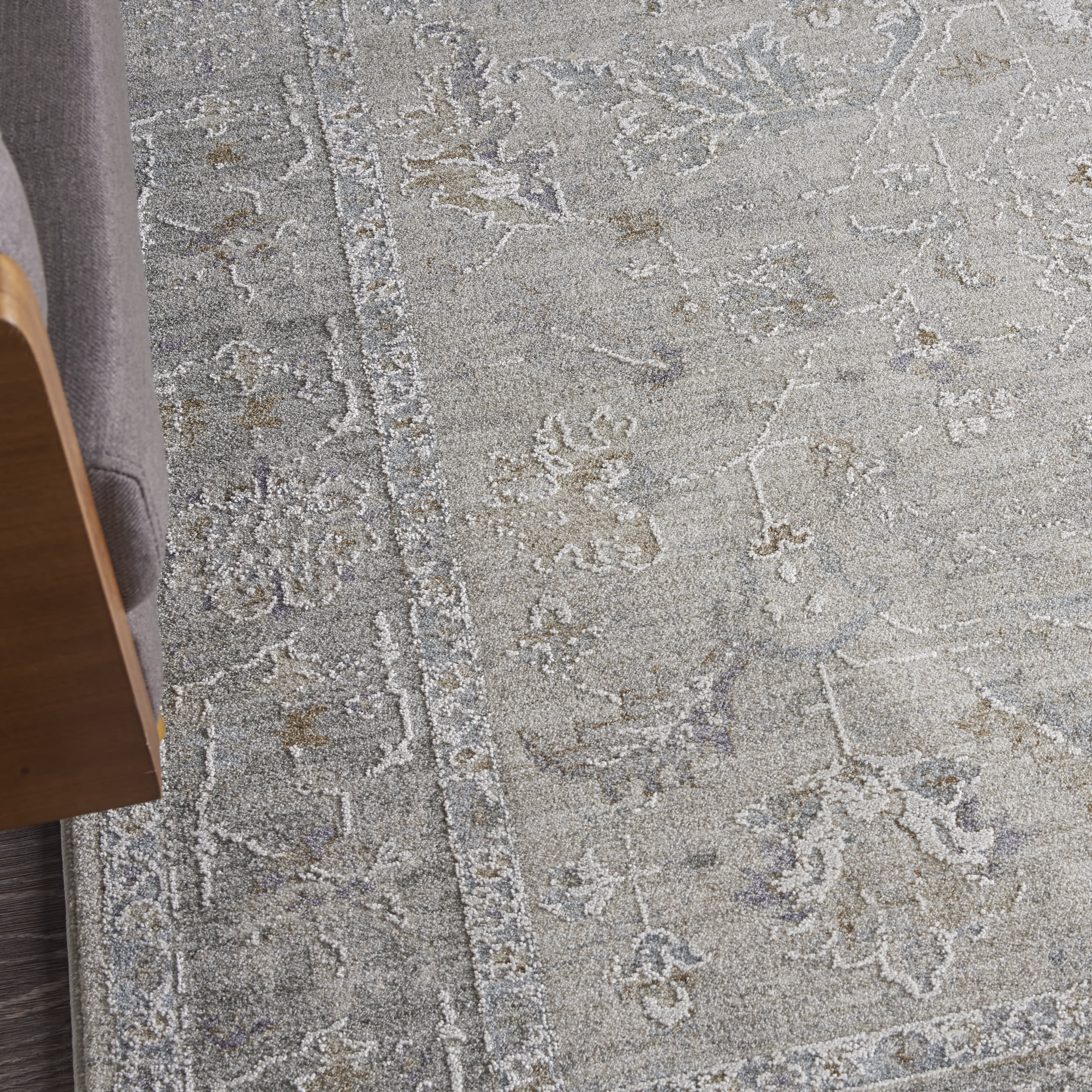Nourison Infinite 3'11" x 5'11" Light Grey Vintage Indoor Rug