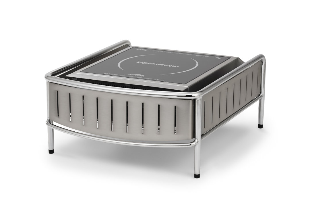 Contoured buffet station in natural