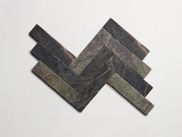 lapidary: girata | cigar | galician green | tumbled 