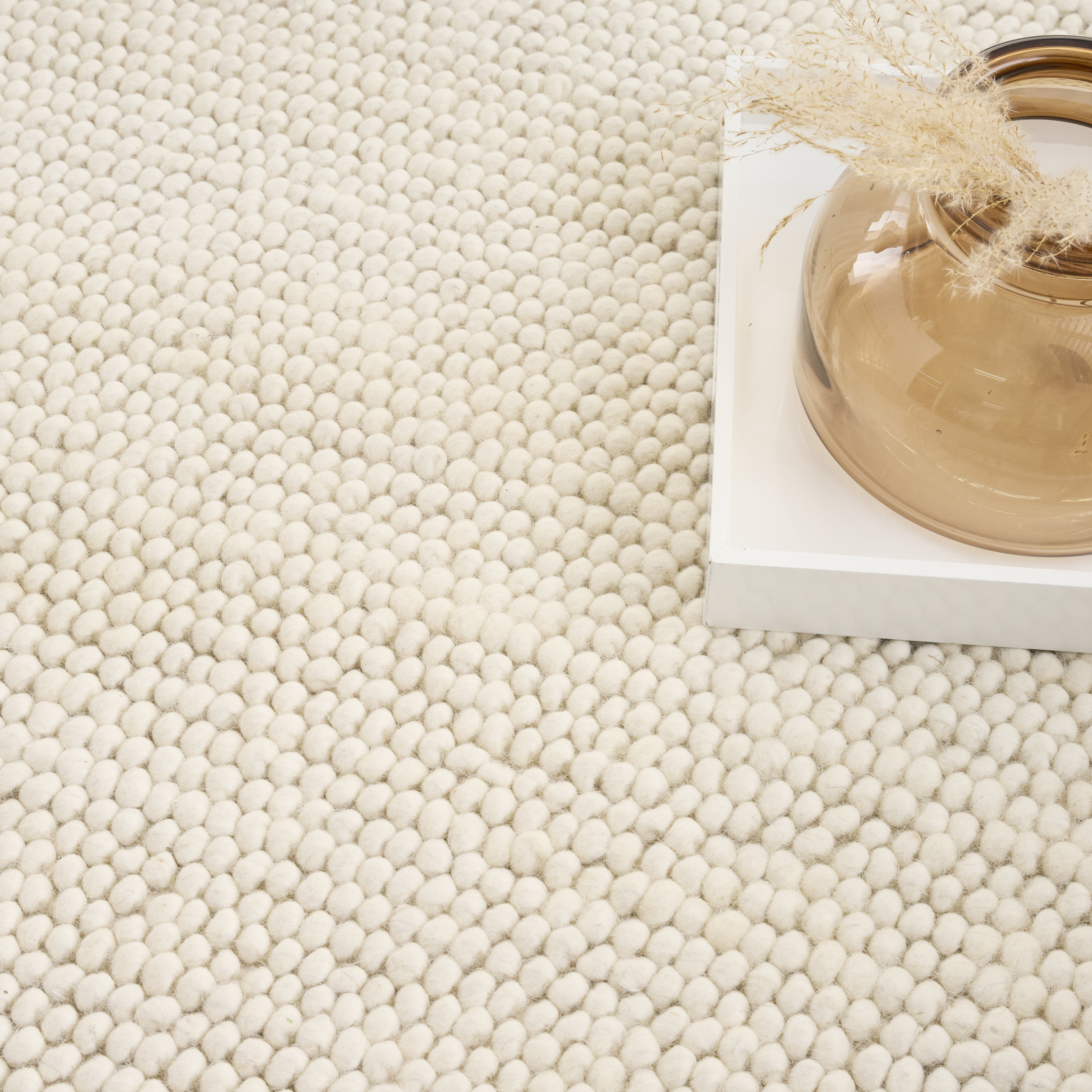 DKNY Pure Knots 5'3" x 7'3" Ivory Modern Indoor Rug
