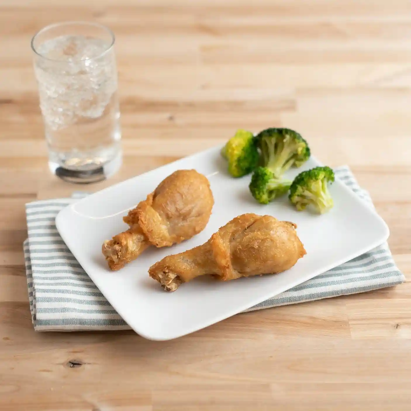 Tyson® Fast Finish® Fully Cooked Coated Chicken Drumsticks_image_1