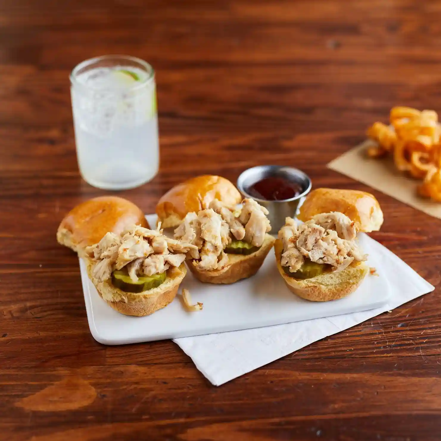 Tyson® Fully Cooked All Natural* Low Sodium Pulled Chicken Breast https://images.salsify.com/image/upload/s--0MOsrbIt--/q_25/ewcp5e6hr11bgzxgrlez.webp