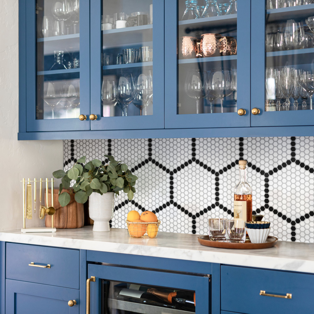 Sample – Metro Geo 1″ Hex Matte White w/Black Edge Porcelain Mosaic Tile