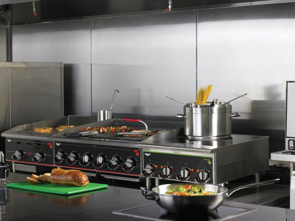 72-inch heavy-duty flat-top gas griddle with thermostatic controls