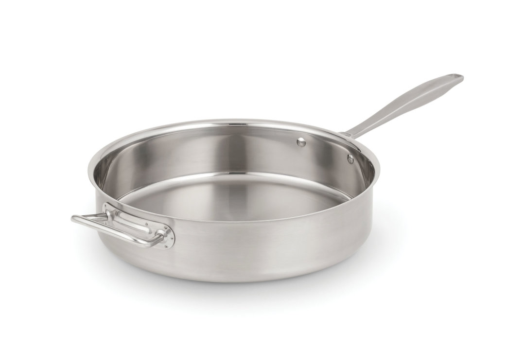 9 ½-quart Intrigue® stainless steel sauté pan in mirror finish