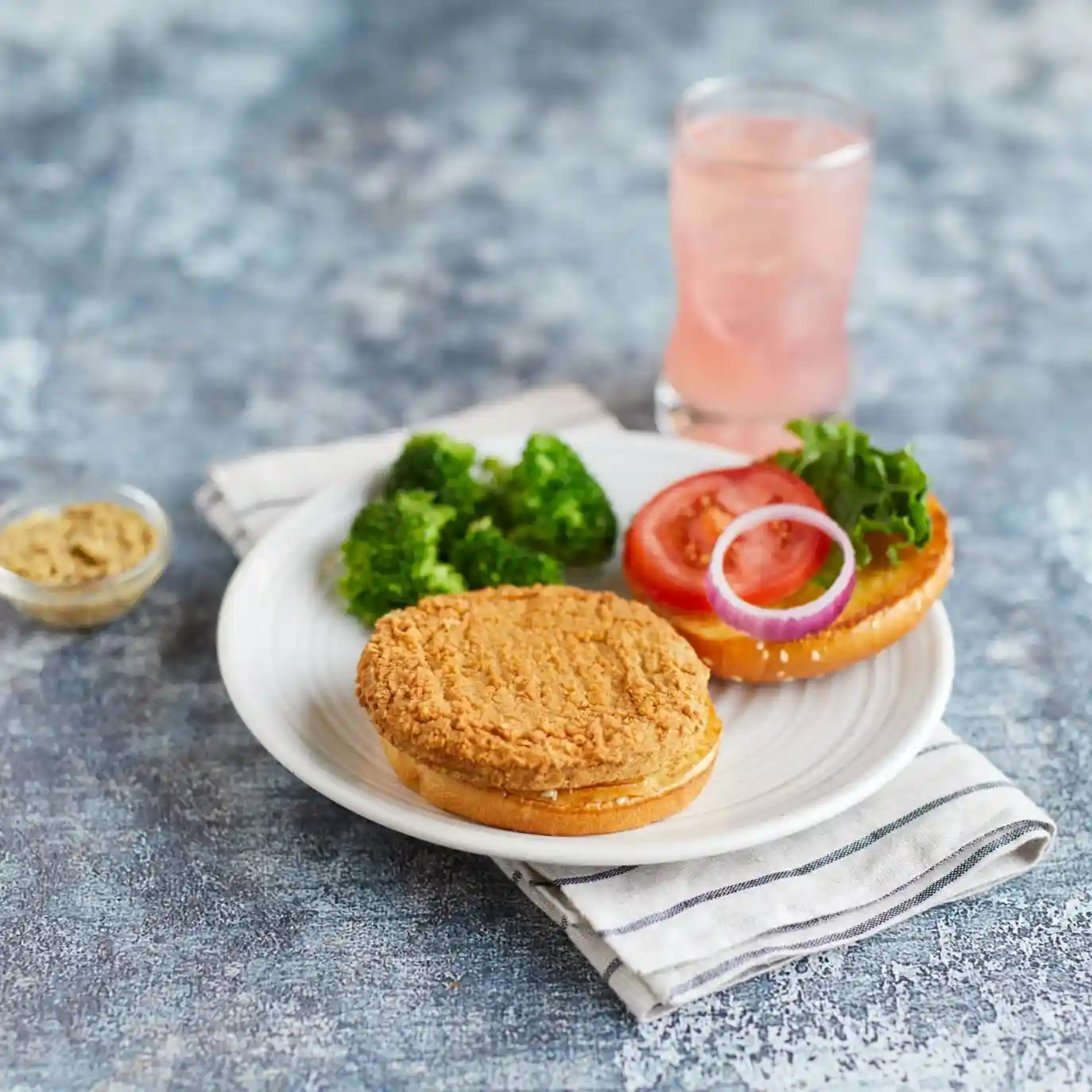 Tyson® Fully Cooked Whole Grain Breaded Golden Crispy Chicken Patties, CN, 3 oz. https://images.salsify.com/image/upload/s--_xw_nUlI--/q_25/pnbj0plnwa4besvfumxn.webp
