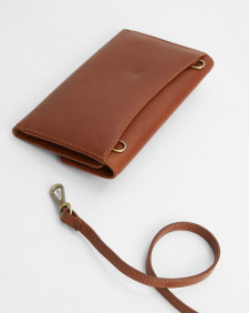 Isla Leather Travel Purse Classic Brown