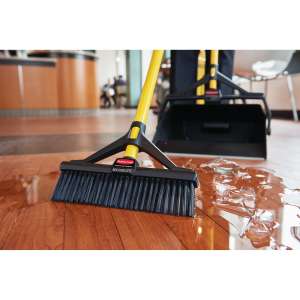 Rubbermaid Commercial, Maximizer Wet / Dry Debris, Yellow, 16", Dust Pan with Long Handle