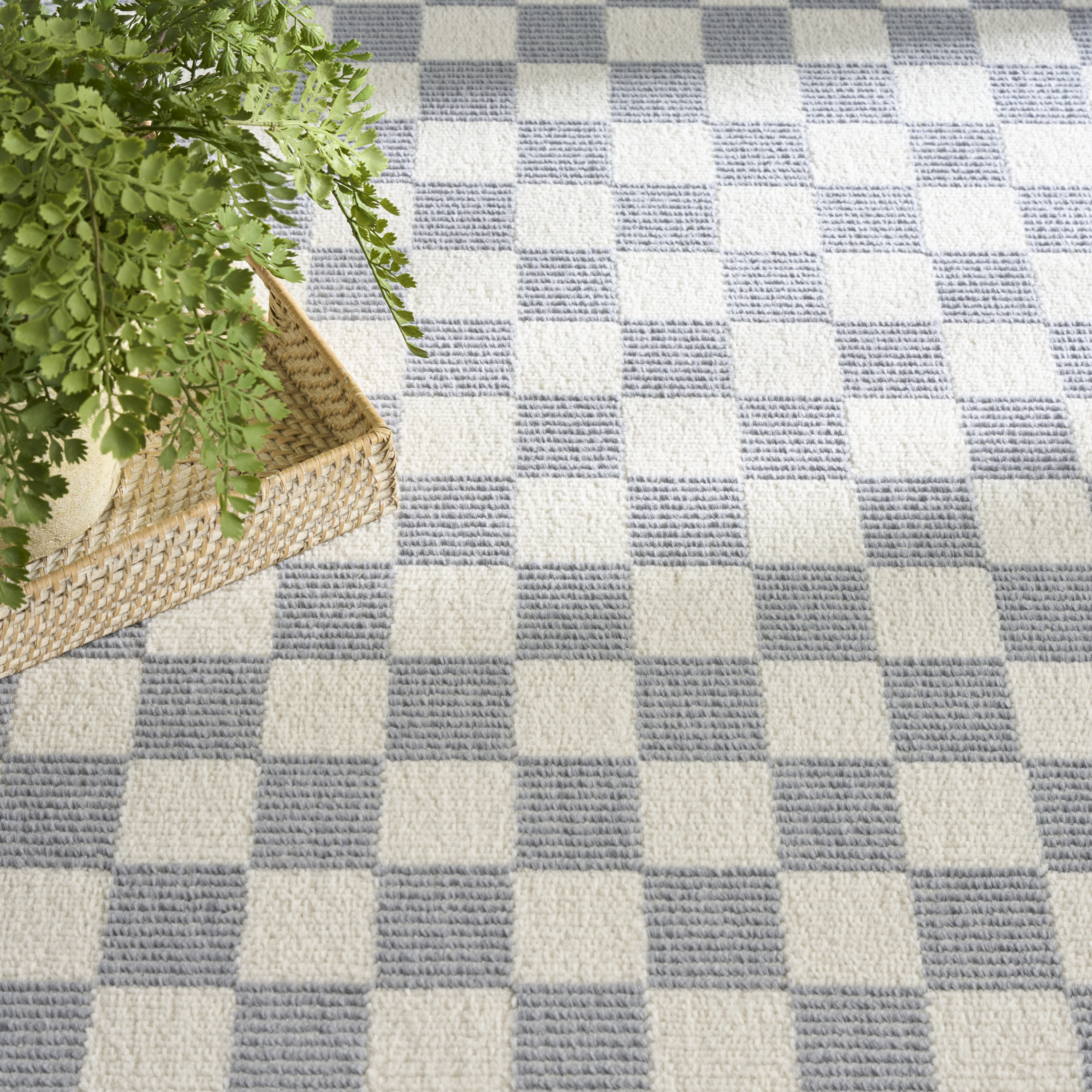 Nourison Serenity Home 3'11" x 5'11" Ivory Blue Modern Indoor Rug