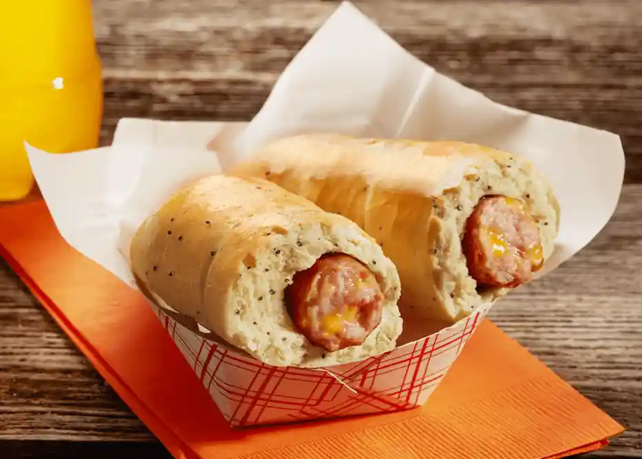 Hillshire Farm® Cheddarwurst® Smoked Sausage Wrapped in a Bagelhttps://images.salsify.com/image/upload/s--2S5ybgRt--/q_25/immw8yhurp4bekj6an7r.webp
